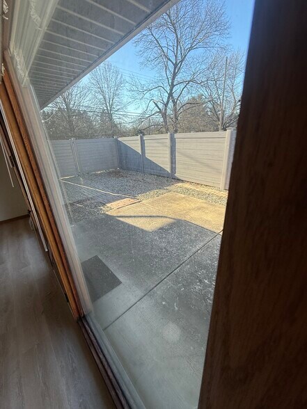 Patio with new fencing - 757 Southeast Ave