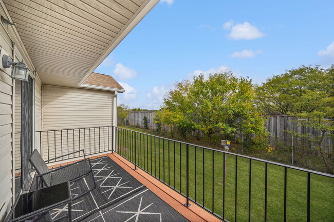 Building Photo - 7050 Newport Dr