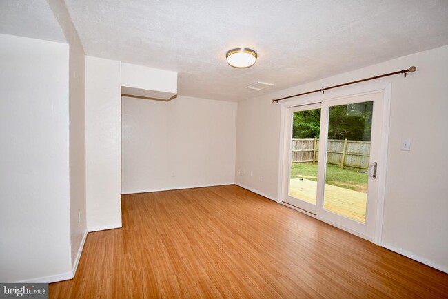 Building Photo - 1730 Heather Ln