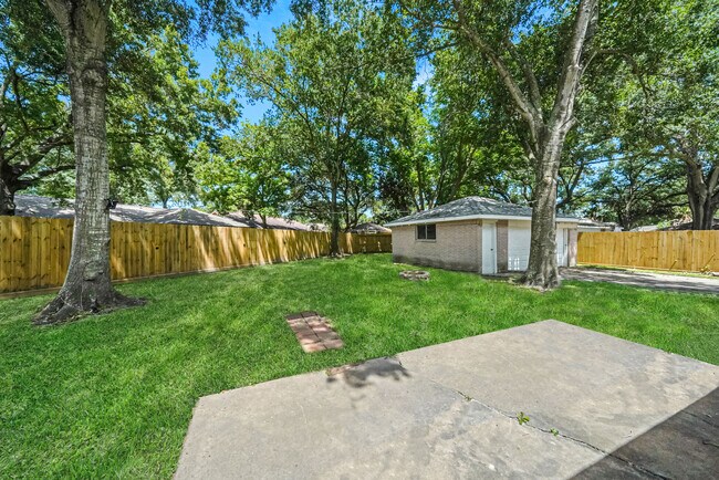 Building Photo - 2018 Westlake Rd