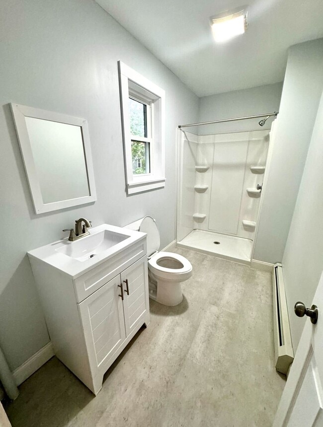 Building Photo - 40 Pond St