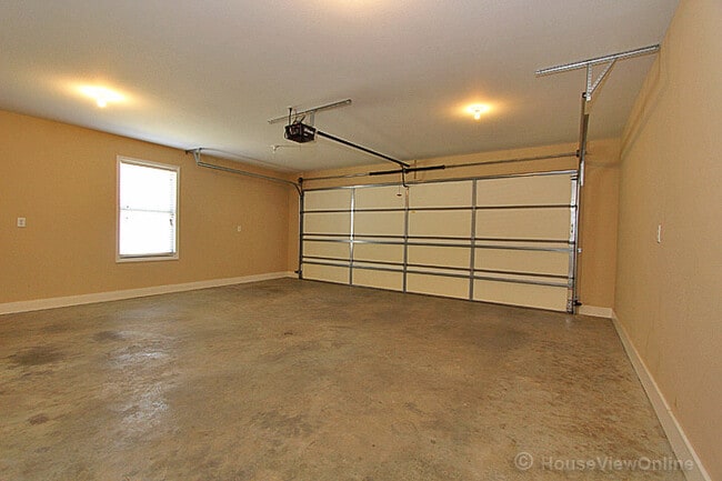 Building Photo - Travelers Way 2479/2481