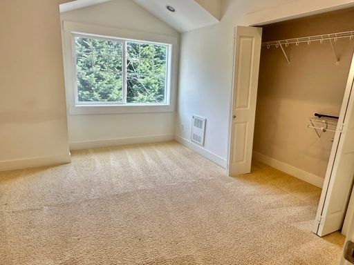 Building Photo - *New Price! Wonderful 3 bed Townhome in Pinehurst neighborhood!