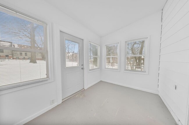 Building Photo - 820 Brown St