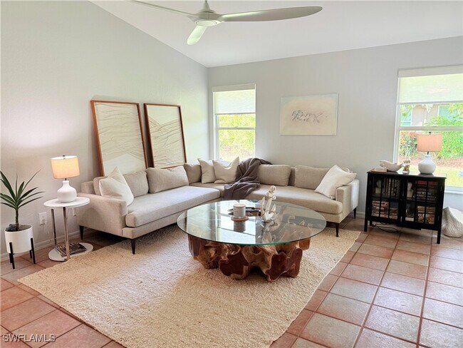 Building Photo - 337 Emerald Bay Cir