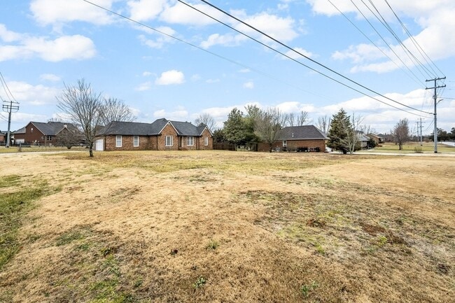 Building Photo - 1015 Brinkley Rd