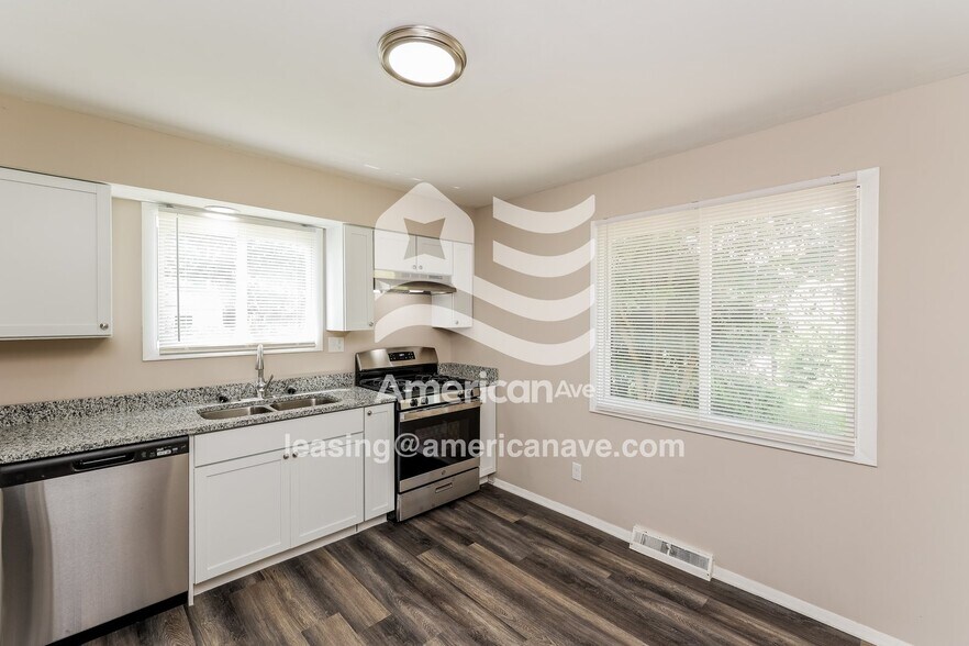 Building Photo - 12006 Erwin Ave