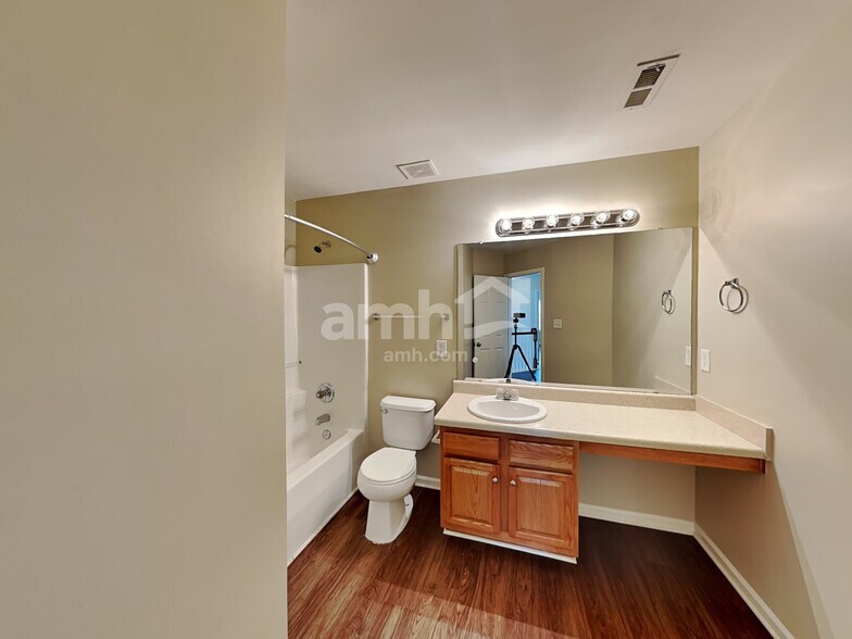 Building Photo - 202 Annaberg Ln