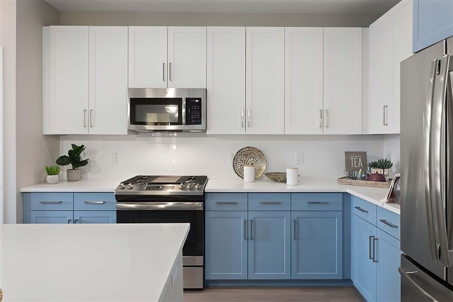 Interior Photo - Onyx North Central