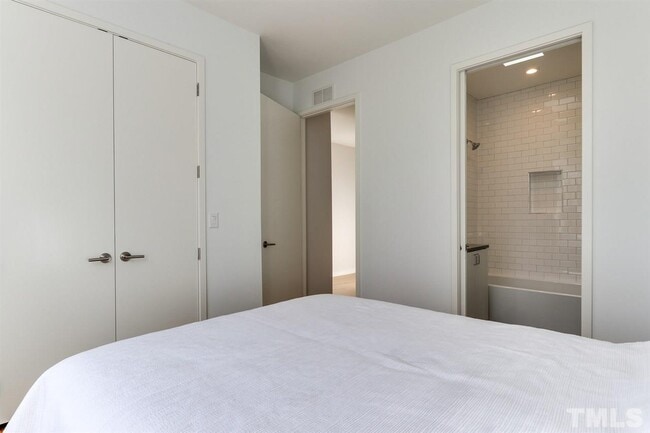 Building Photo - 420 Chavis Way