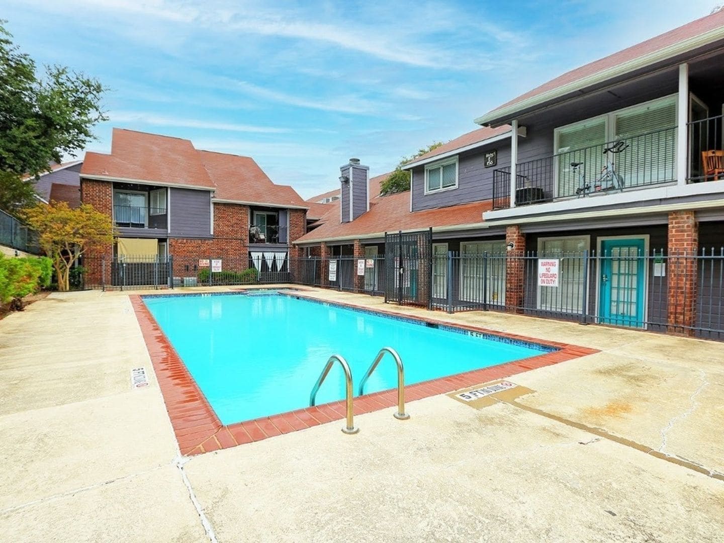 Building Photo - 1840 Burton Dr