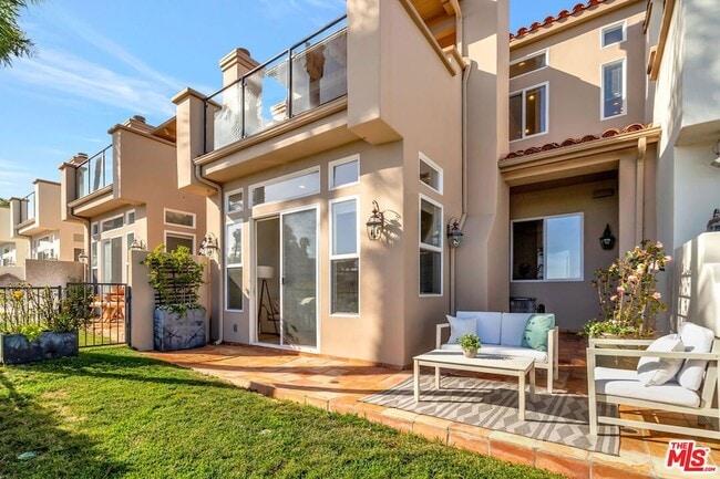 Building Photo - 6412 Lunita Rd