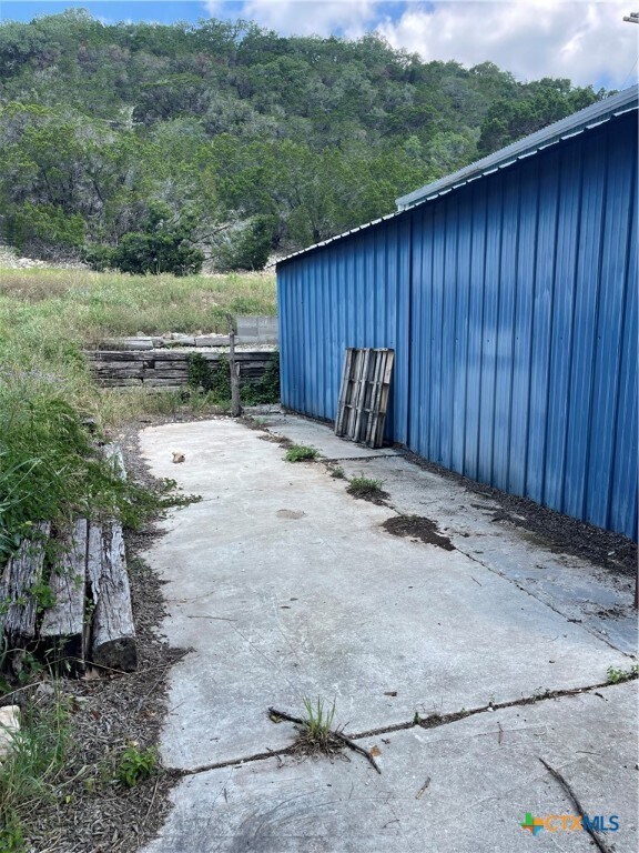 Building Photo - 1910 FM2673