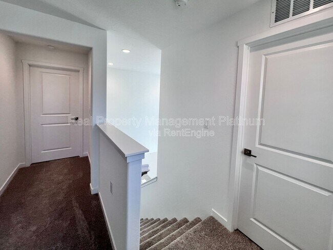 Building Photo - 2903 E Tierra Dr