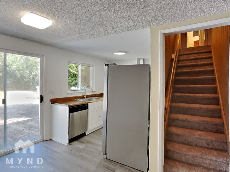 Building Photo - 11736 SE 168th St