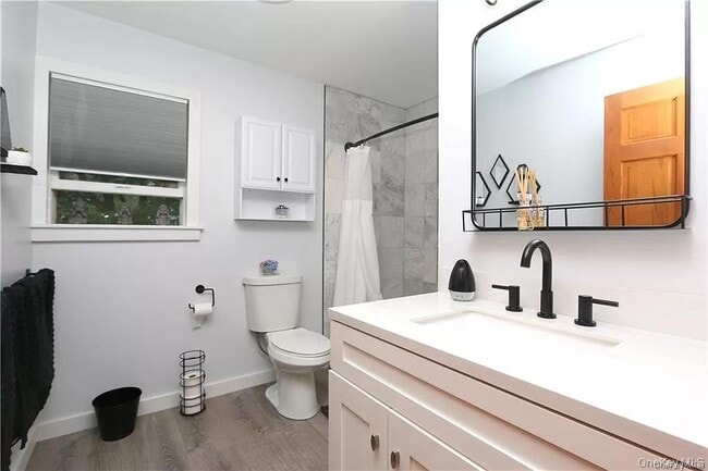 Building Photo - 12 Mamanasco Rd