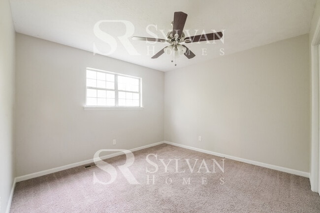 Building Photo - Immerse yourself in comfort and convenience