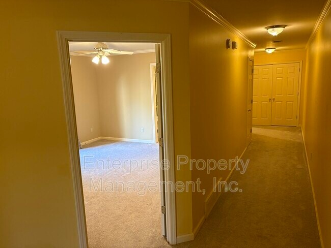 Building Photo - 958 Harbor View Dr
