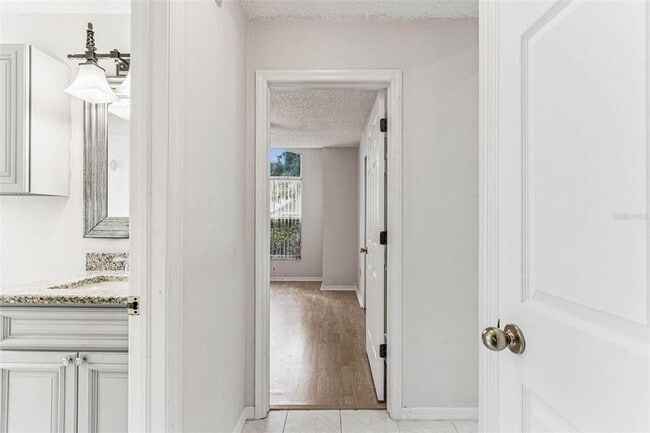 Building Photo - 7206 Ridgeport Dr