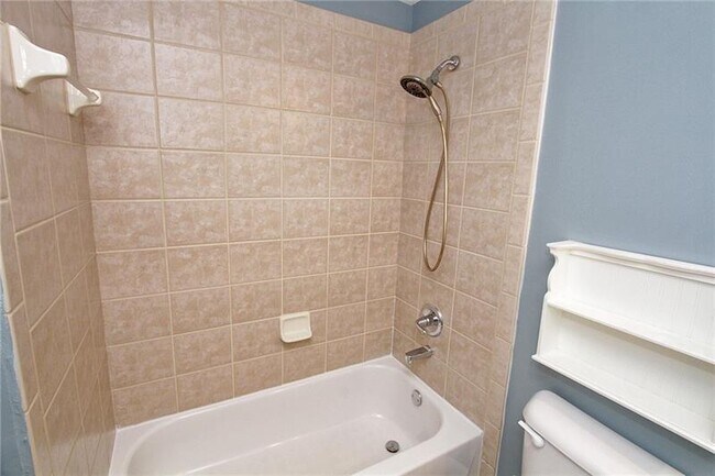 Building Photo - 1360 Eastgate Ct