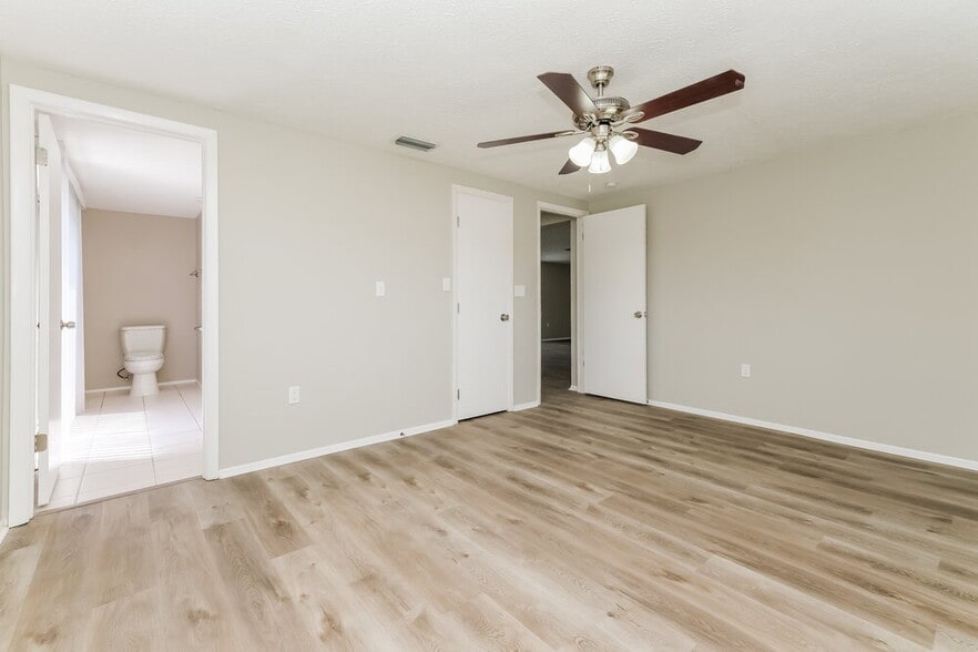 Building Photo - 7043 Fireside Dr