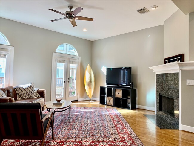 Building Photo - 542 Bomar St