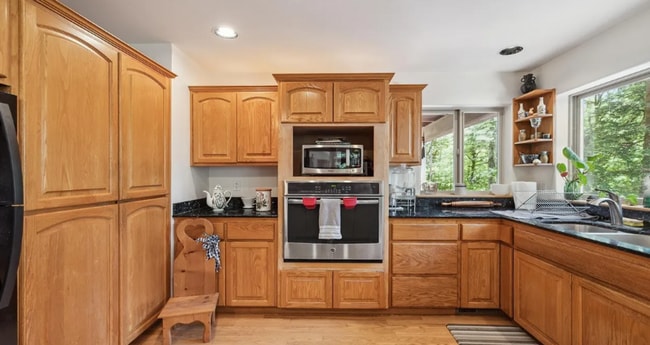 Building Photo - Welcome to Your Dream Home- Peaceful, Secluded... A MUST TOUR