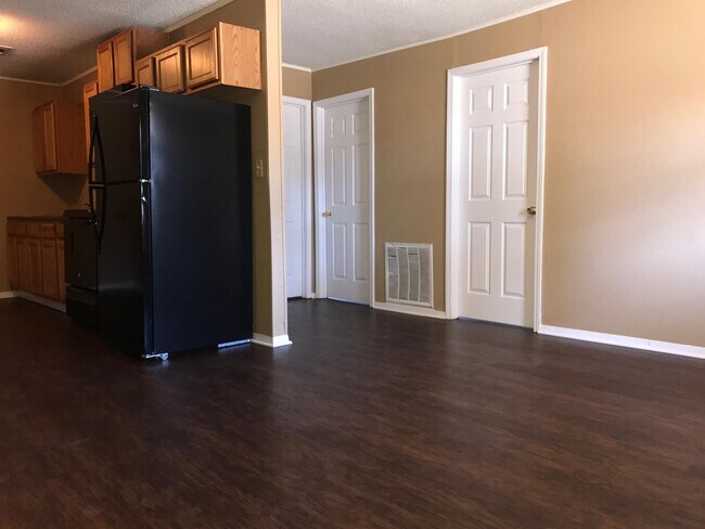 Building Photo - 201 State St