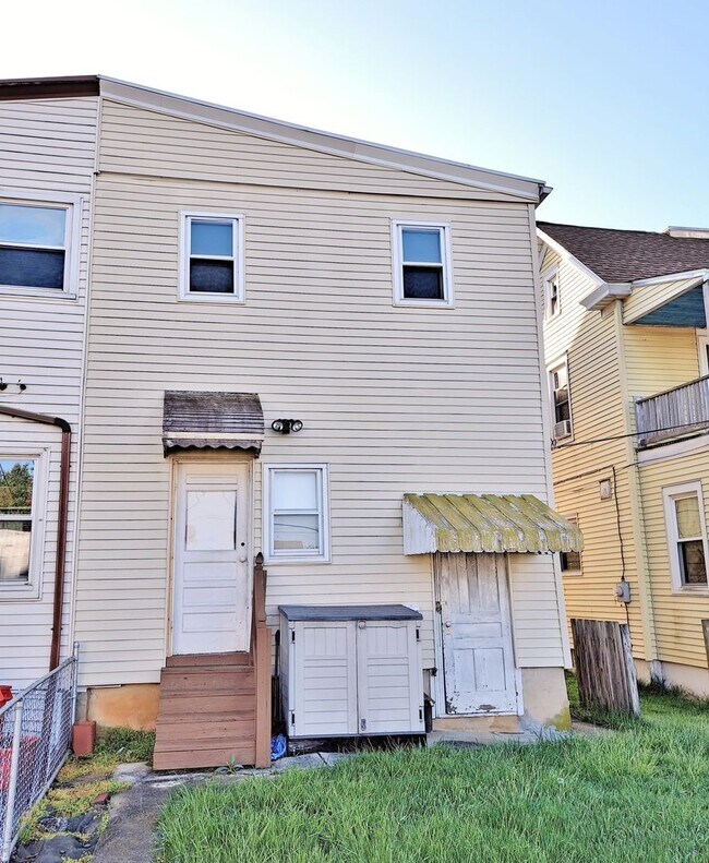 Building Photo - 118 S Franklin St