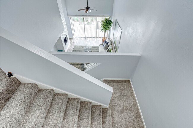 Building Photo - 395 Rancho Bauer Dr