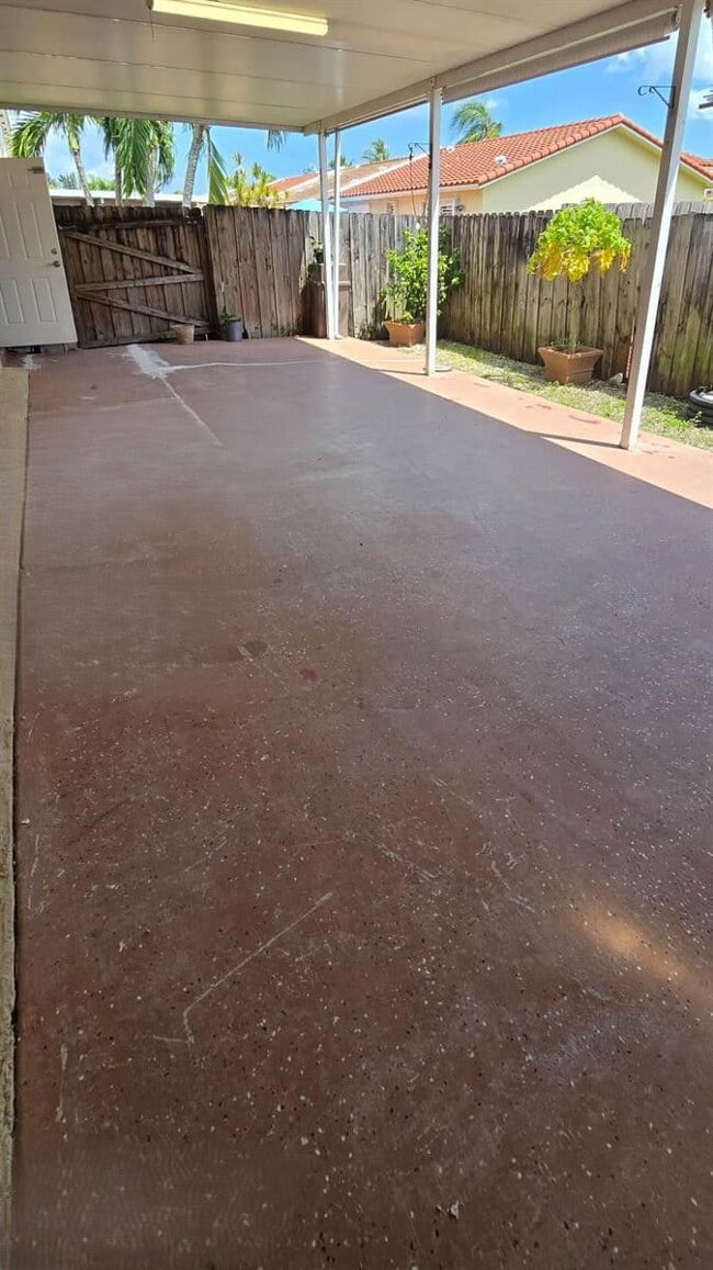 Building Photo - 7640 NW 182nd Terrace