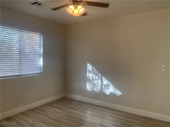 Building Photo - 3520 Sea Grass Dr