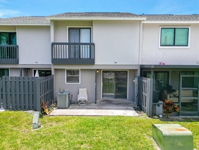 Building Photo - 5105 Pier Dr