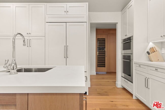 Building Photo - 17620 Camino De Yatasto