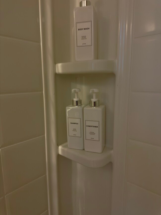 Building Photo - 9049 Boston Springs Ave