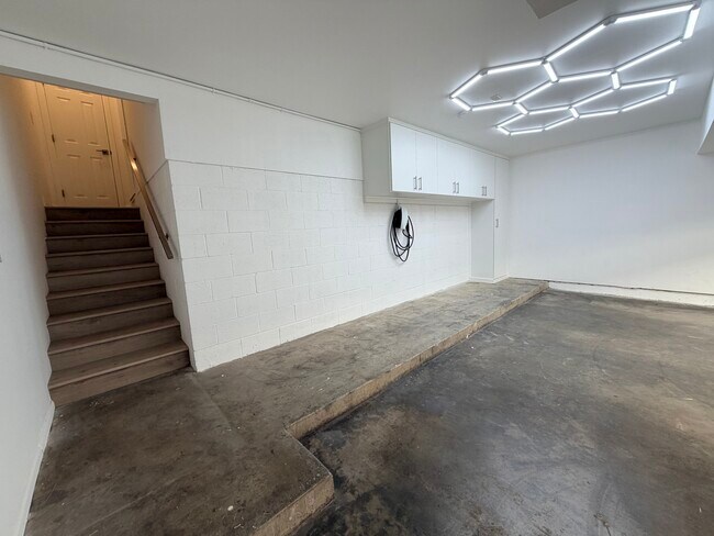 Building Photo - 431 N Alhambra Ave