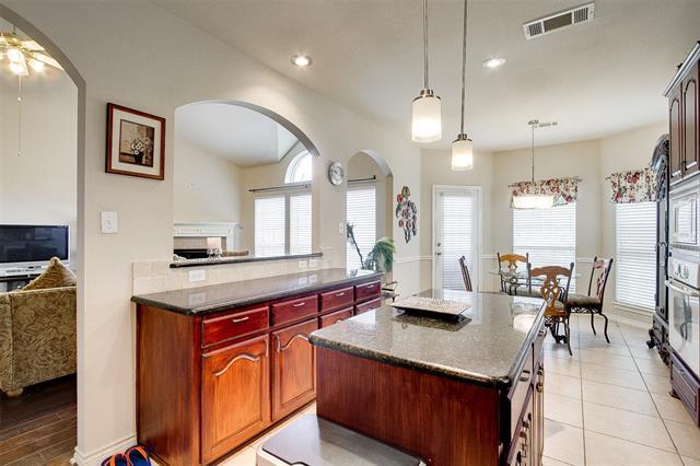 Building Photo - 705 Sundown Way