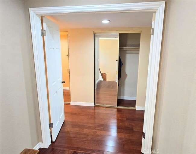 Building Photo - 1400 Post Rd