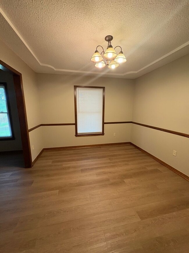 Building Photo - Valley Hills Subdivision - Detached Garage...