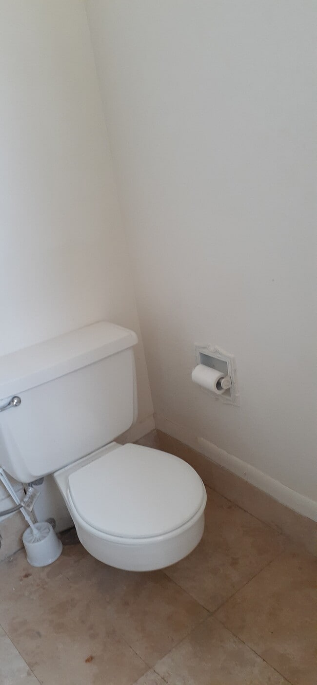 Building Photo - 34874 Cedar Ave