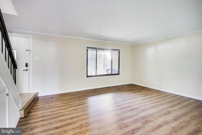 Building Photo - 9040 Centerway Rd