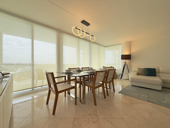 Building Photo - 16400 Collins Ave