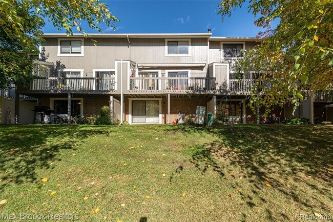 Building Photo - 862 Yorktown Ct