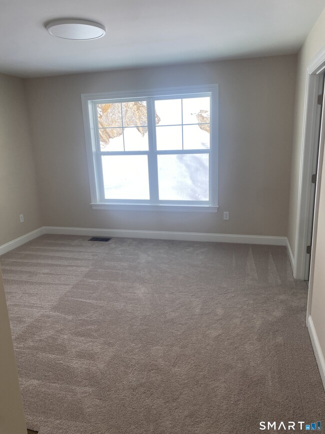 Building Photo - 919 Strongtown Rd