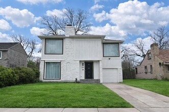 Building Photo - 5202 Pershing St