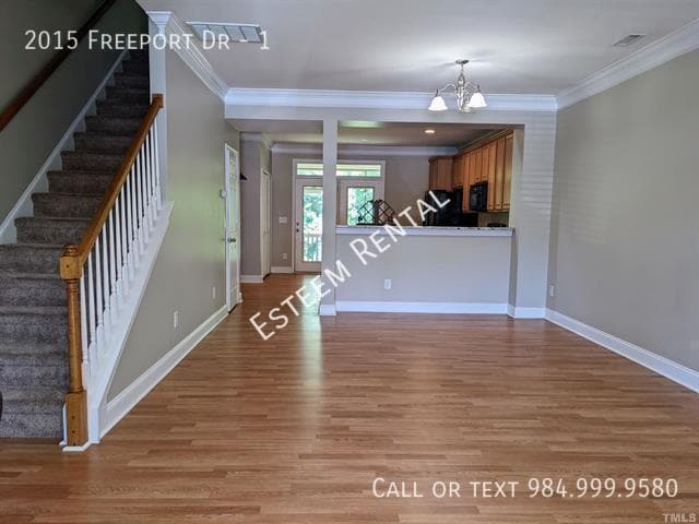 Building Photo - 2015 Freeport Dr