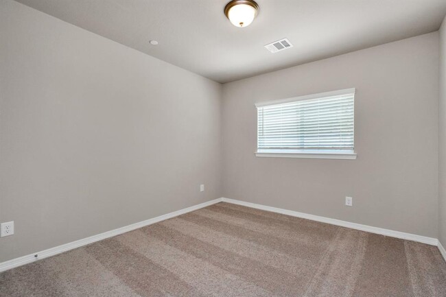 Building Photo - 2834 Scanlan Mdw