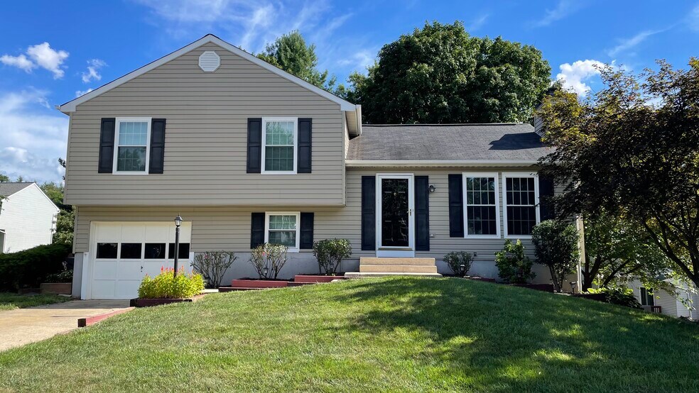 Building Photo - 8559 Wheatfield Way