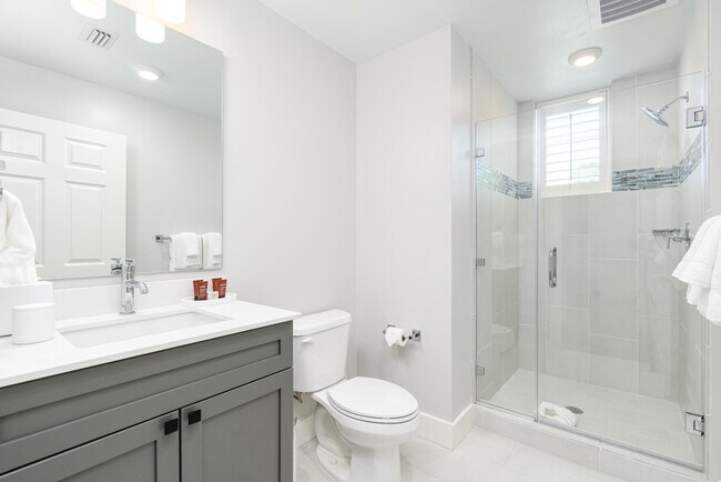 Building Photo - 9000 Heron Walk Dr