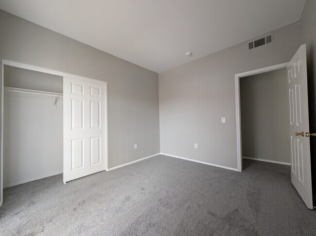 Building Photo - 3-BEDROOM CONDO FOR RENT IN NW LAS VEGAS